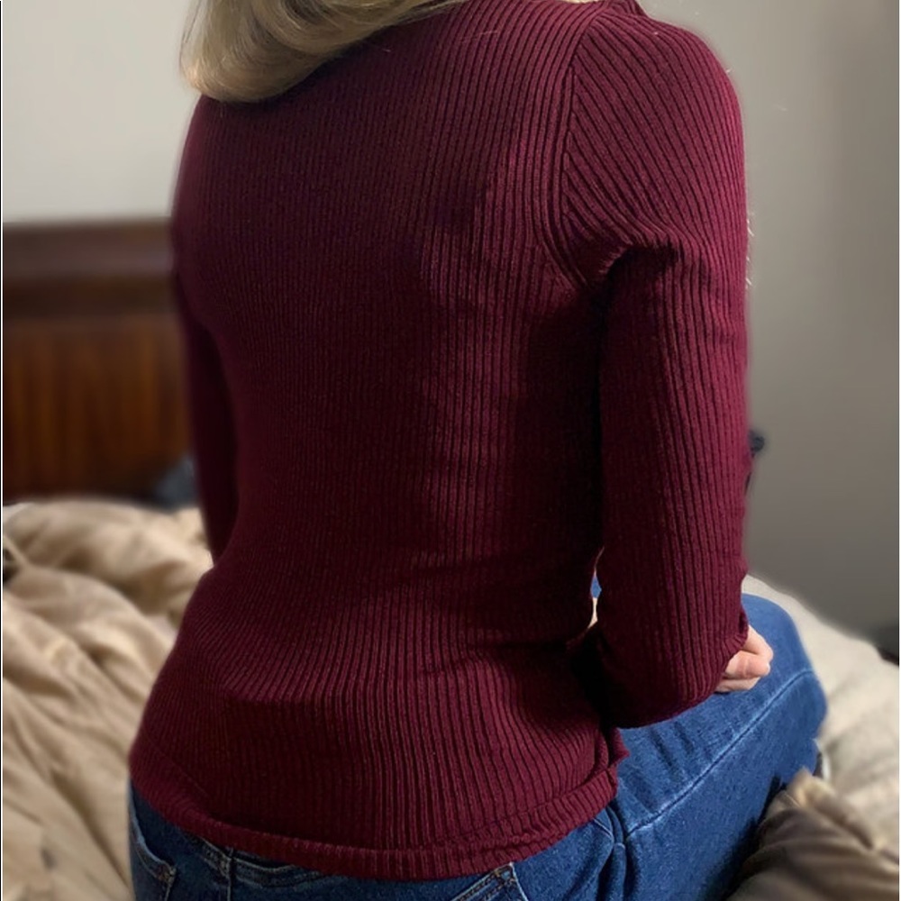 ✨NEW✨Burgundy Turtleneck Thin Sweater - Picture 2 of 2